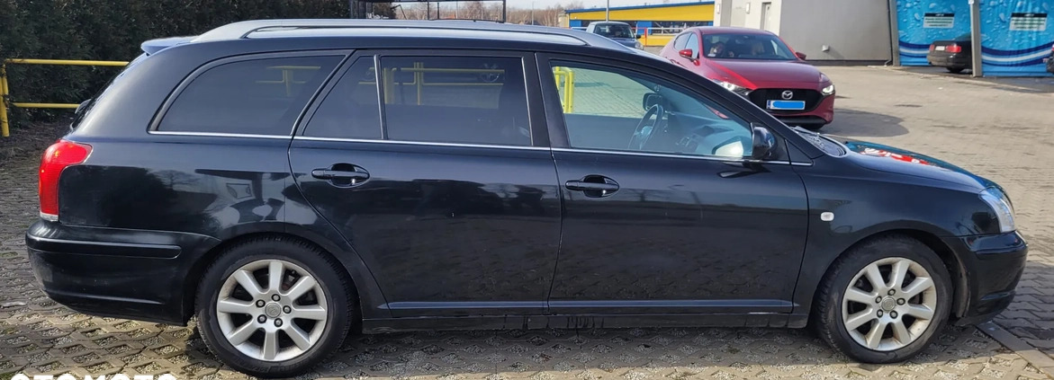 Toyota Avensis cena 10000 przebieg: 314215, rok produkcji 2005 z Góra Kalwaria małe 79